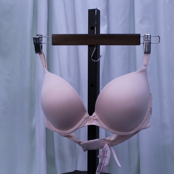 Victoria's Secret Other - Victoria's Secret Blush Bra